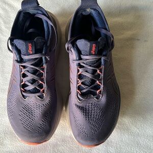 ASICS pure gel / gel nimbus gently wore size 8
